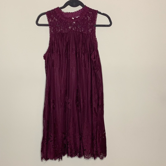 Taylor & Sage Dresses & Skirts - Taylor & Sage l Purple Lace Neck Shift Dress